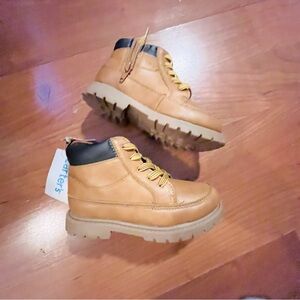 Carters toddler boot brand new !!! W tags